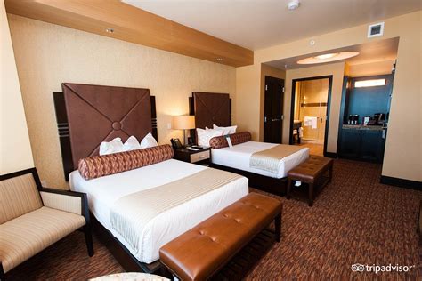 twin arrows casino hotel website.